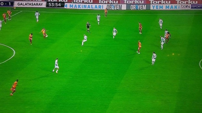 Gomis'in attığı ilk gol 30 cm ofsayt!