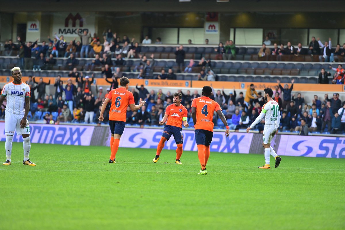 Başakşehir sürprize yer vermedi! 2-1