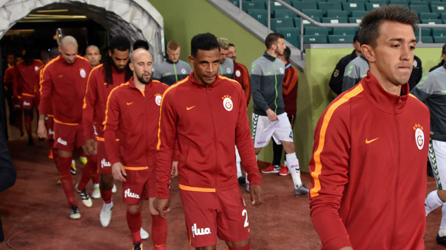 Taraftarlar tribüne çağırdı, giden olmadı
