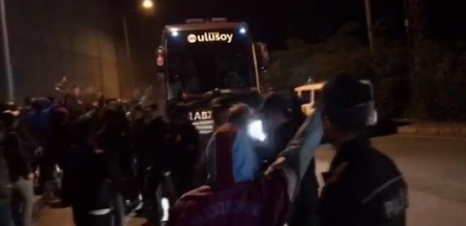  Trabzonspor taraftarlarından isyan!