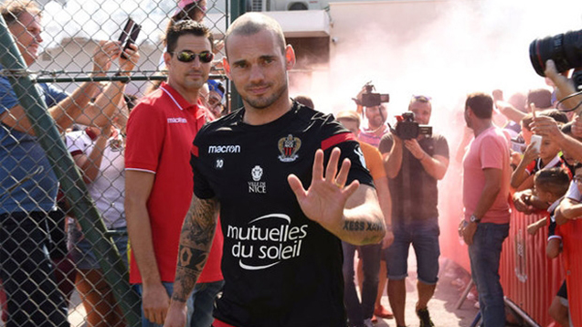 Wesley Sneijder formayı unuttu