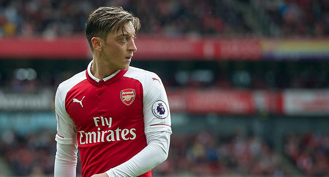 İngiltere'de Mesut Özil şoku!