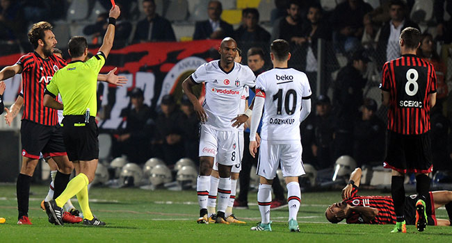 Ryan Babel'in cezası 1 maça indirildi