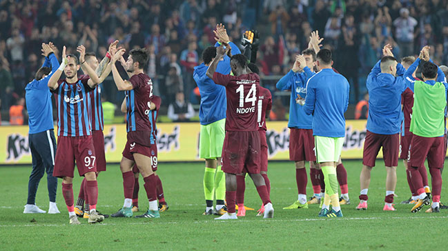 Trabzonspor'dan G.Saray'a 'Mor Menekşe' göndermesi