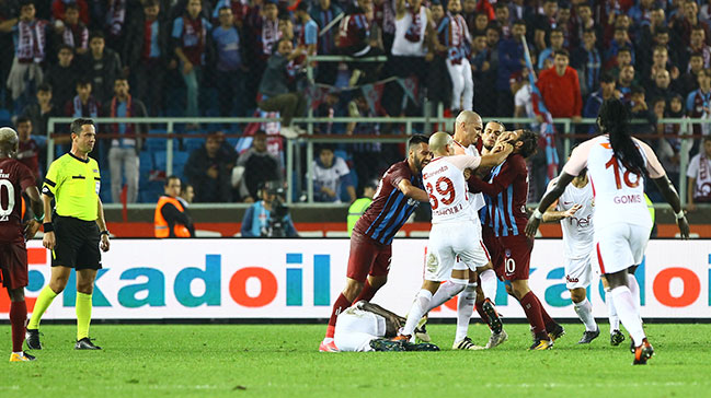 Trabzon'da olay çıktı! İki kırmızı kart...
