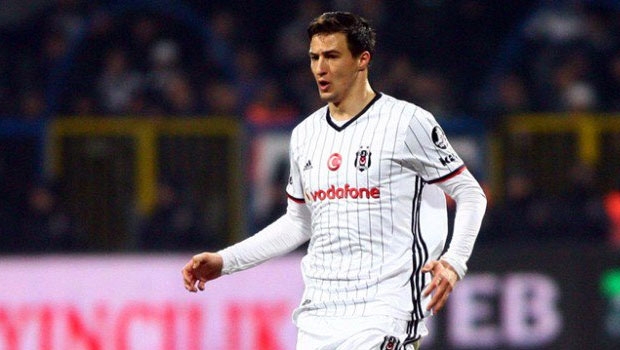 Beşiktaş Mitrovic'e güle güle demeye hazırlanıyor