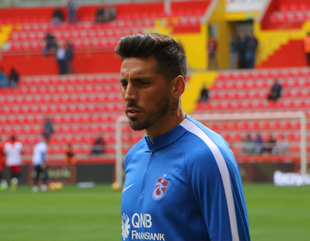 Trabzonspor'da Jose Sosa en az 2 hafta yok