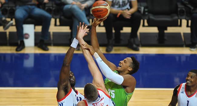 Anadolu Efes, Zalgiris Kaunas deplasmanında