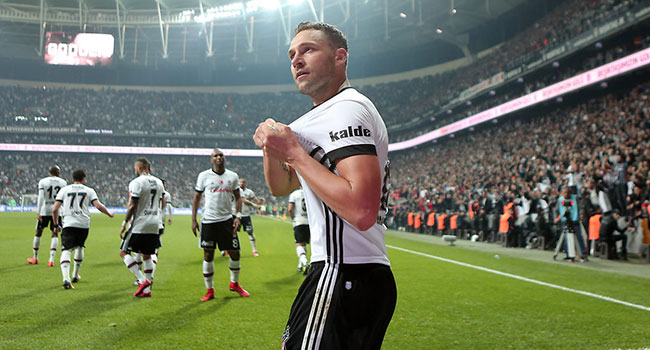 Tottenham'dan sonra Everton da Tosic'e talip oldu
