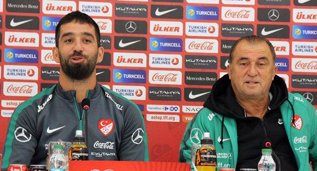 Arda Turan'dan Fatih Terim açıklaması: Galatasaray'ın hocası her zaman Fatih Terim'dir