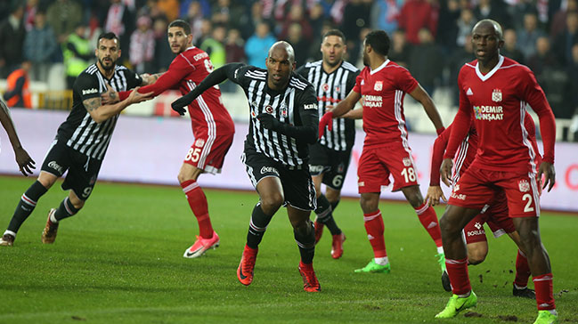 Beşiktaş'a zirve yolunda ağır darbe!