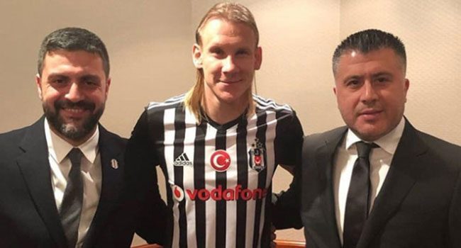 Domagoj Vida resmen Beşiktaş'ta! Formayı giydi...