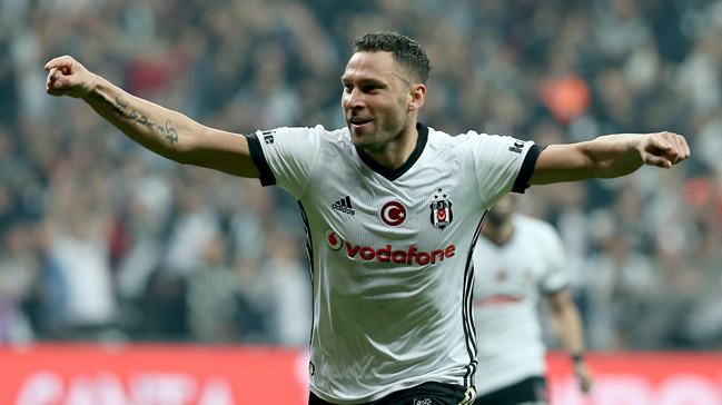 Premier Lig devleri Tosic için birbirine girdi