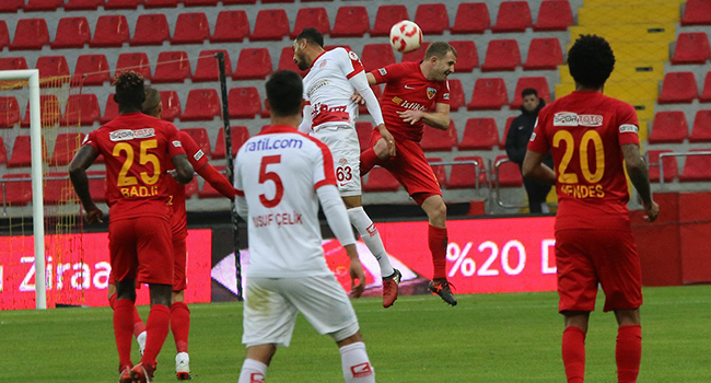 Kayserispor, ilk maçta işi bitirdi