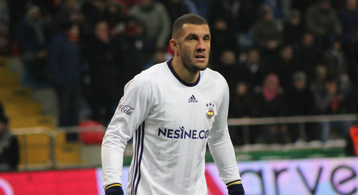 Fernandao Fenerbahçe'de kalıyor