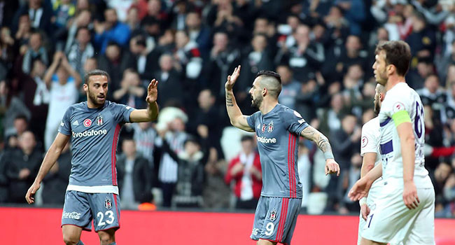 Beşiktaş tur kapısını araladı