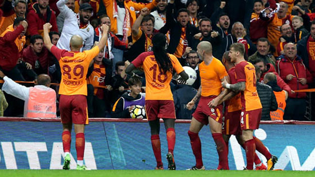 Galatasaray'ın yıldızına dev teklif!