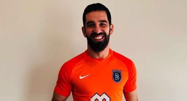Arda Turan resmen Başakşehir'de