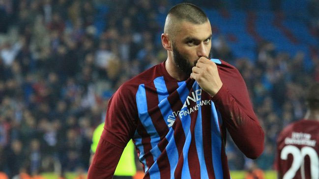 Burak Yılmaz transfer iddialarını yalanladı!