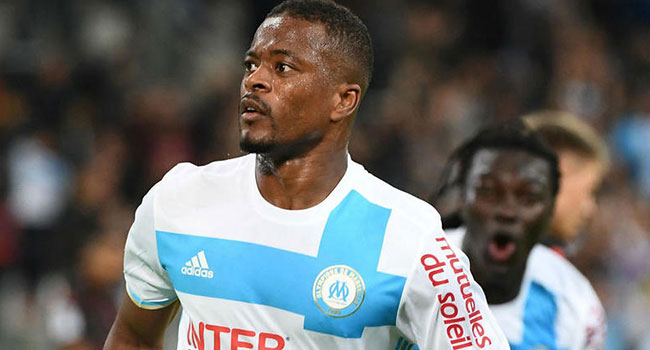 Menajerler Evra'yı Fenerbahçe'ye önerdi