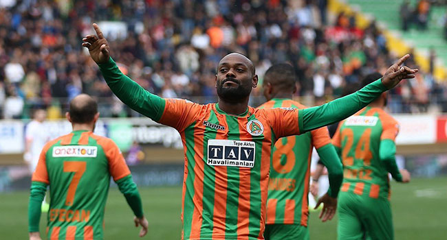 Beşiktaş'ın gündeminde yer alan Vagner Love, takımıyla antrenmana katılmadı