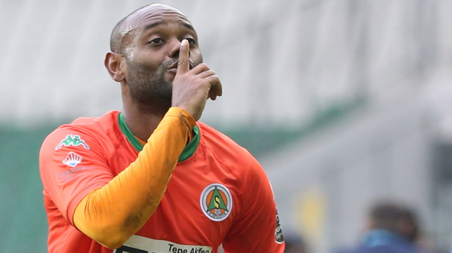 Beşiktaş Vagner Love'u resmen renklerine kattı
