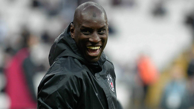 Demba Ba Göztepe ile el sıkıştı