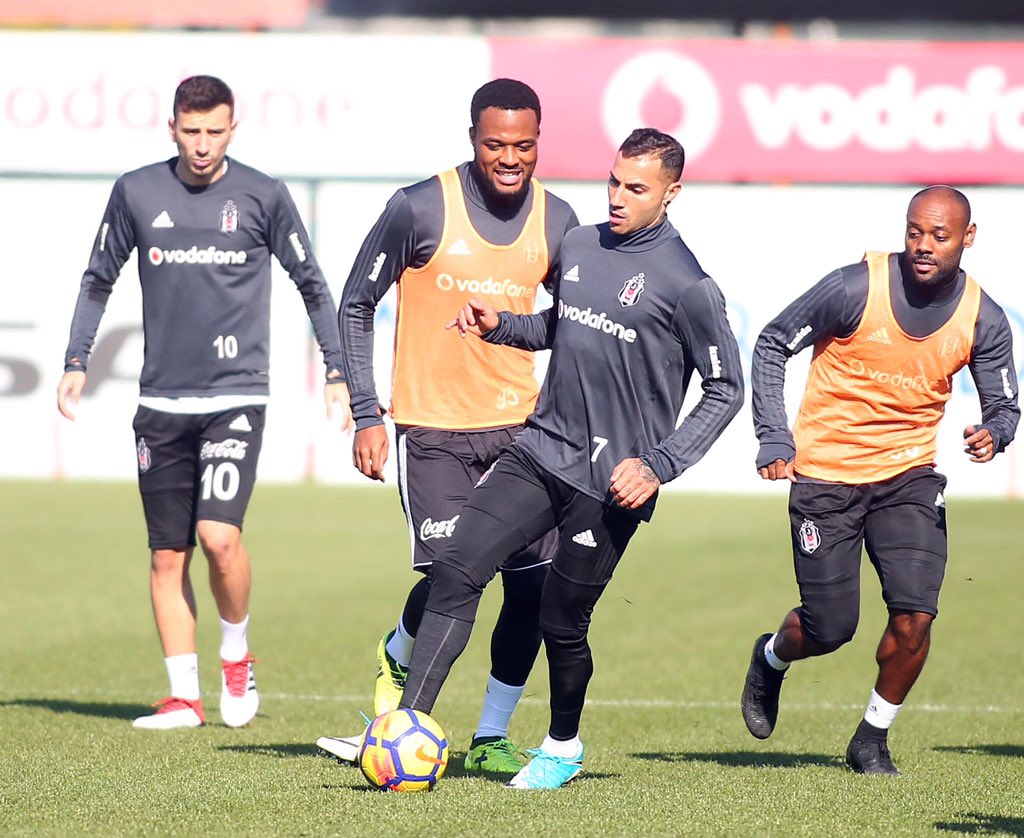 Beşiktaş'ta Larin, Atiba ve Tosic kadroya alınmadılar