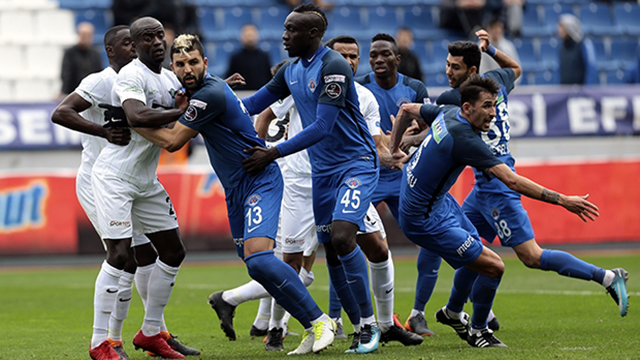 Kasımpaşa, Akhisarspor'u 2 golle geçti