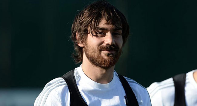 Beşiktaş, Veli Kavlak'a lisans çıkarttı