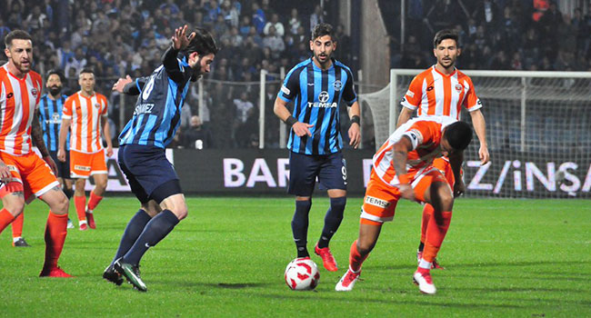 Adana derbisinde gülen taraf Adanaspor