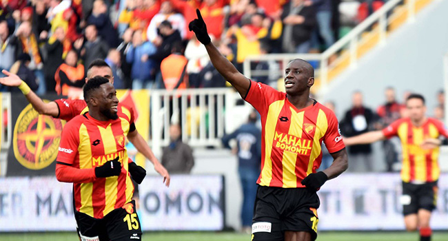 Göztepe, Demba Ba'nın muhteşem golüyle 3 puana uzandı!