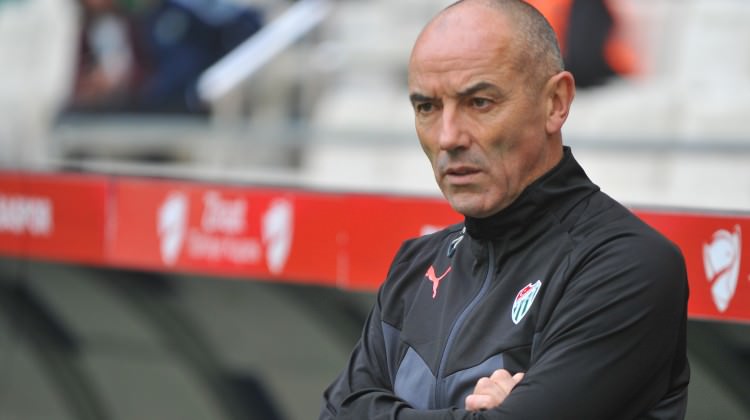 Paul Le Guen Bursaspor'da kaldı!