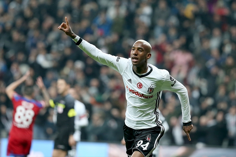 'Beşiktaş formasını giymekten çok mutluyum'