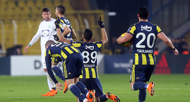 Fenerbahçeli futbolculardan 'Suni' fark göndermesi!