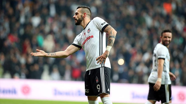 Negredo formayı kaptı