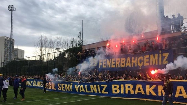 Fenerbahçe taraftarı Samandıra'ya çıkarma yaptı