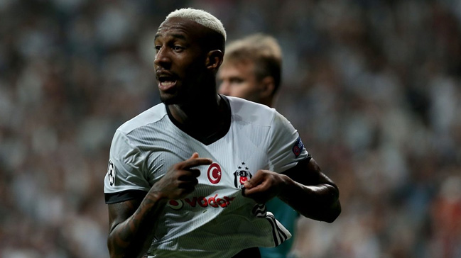 Liverpool Talisca'yı takibe aldı