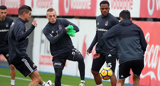 Beşiktaş'ta Gökhan Töre sahalara geri dönüyor