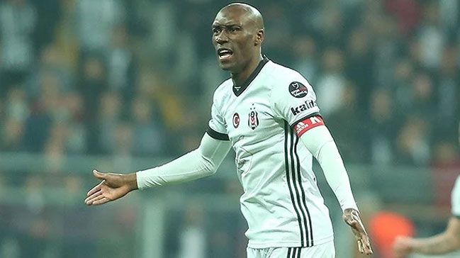 Sarı kırmızılı taraftarlar Atiba'yı Galatasaray'a davet etti