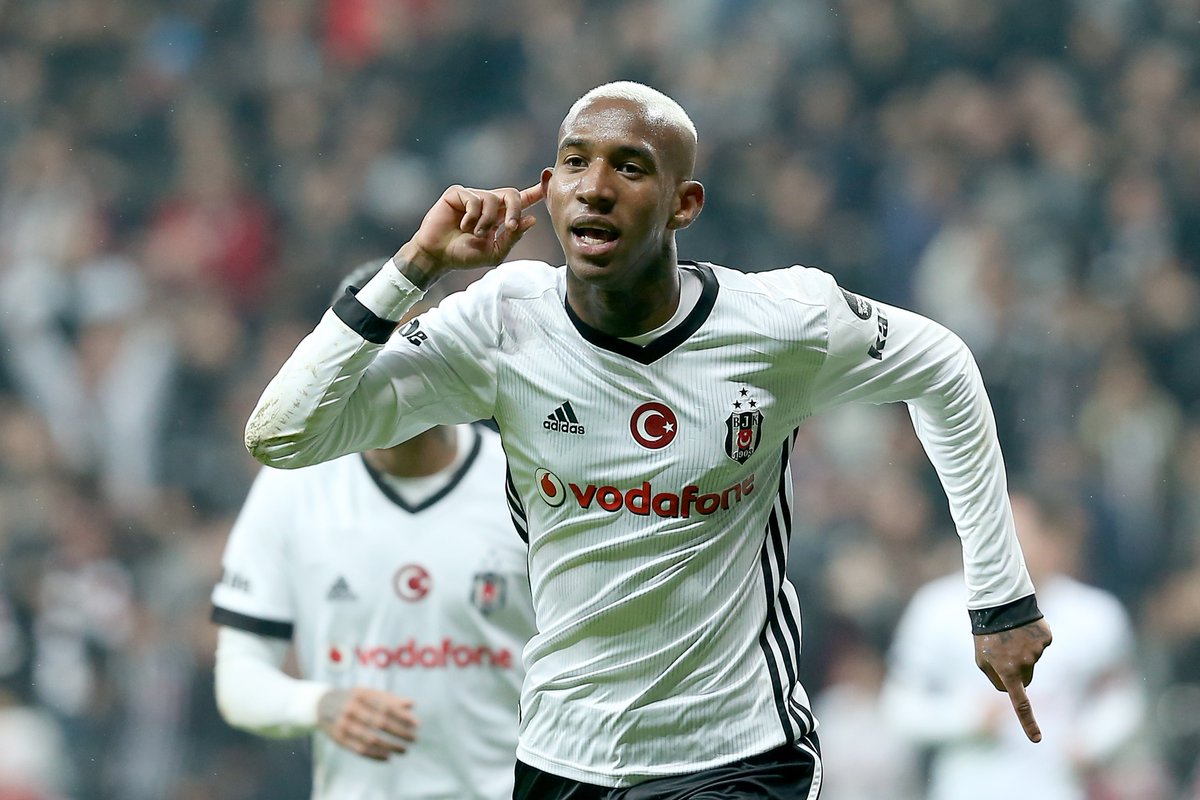 Beşiktaş'ta Talisca sakatlandı