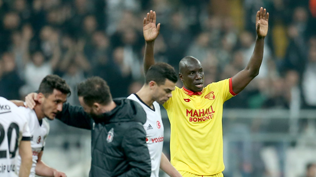 Göztepe'den Demba Ba'ya büyük tepki