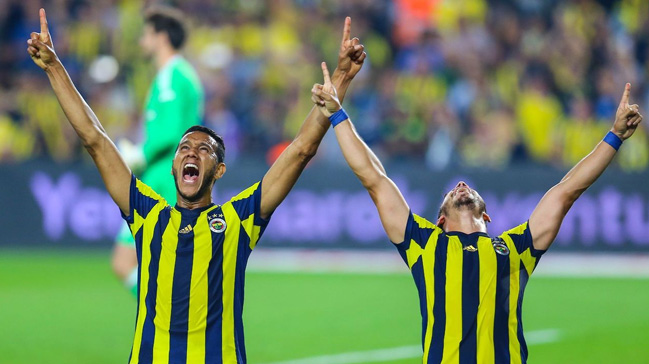 Fenerbahçe Josef de Souza ve  Giuliano'yu satma kararı aldı