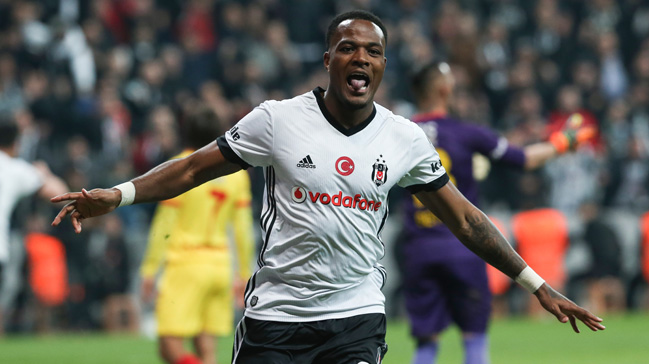 Larin golünü attı, hocasına mesaj gönderdi