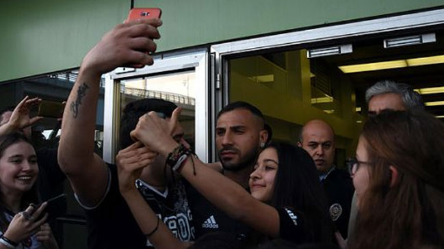 Beşiktaş'a İzmir'de coşkulu karşılama