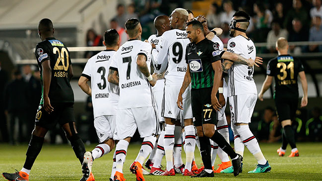 Beşiktaş, Akhisarspor'u çok rahat geçti!