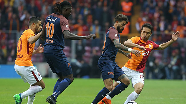 Galatasaray, Başakşehir'i devirdi! Liderliği geri aldı...