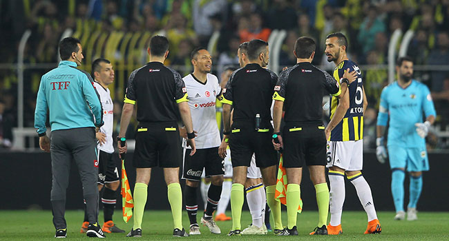 Fenerbahçe - Beşiktaş derbisinde büyük olaylar!