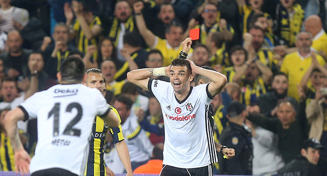 Pepe, gördüğü kırmızı kart sonrası Galatasaray maçında cezalı duruma düştü