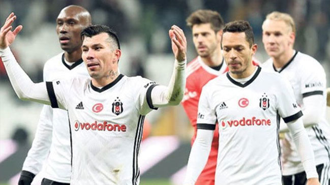 Beşiktaş'ta orta saha değişiyor